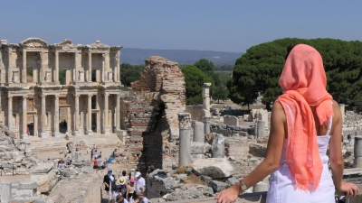 Ruinen des Theater in Ephesos (Alexander Mirschel)  Copyright 
Informazioni sulla licenza disponibili sotto 'Prova delle fonti di immagine'